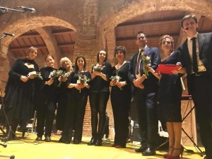 Un omaggio floreale per le donne della serata. Foto Gentilini